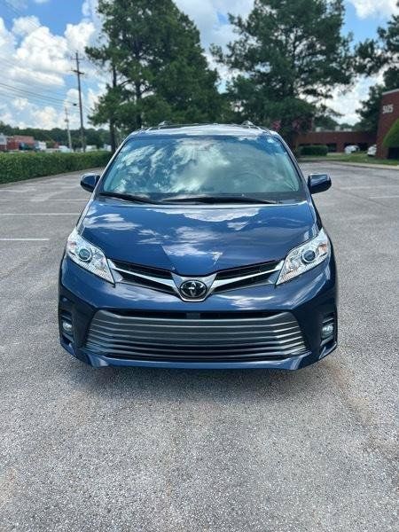Used 2020 Toyota Sienna XLE w/ XLE Navigation Package FWD image 35