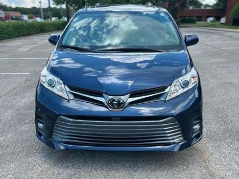 Used 2020 Toyota Sienna XLE w/ XLE Navigation Package image 35