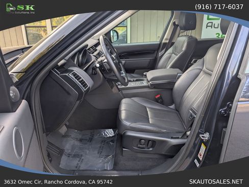 Used 2017 Land Rover Discovery SE AWD/4WD image 17
