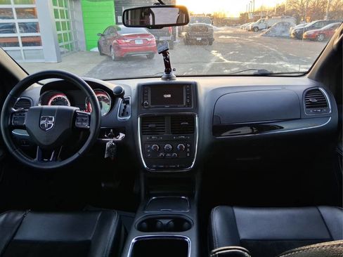 Used 2014 Dodge Grand Caravan SXT image 13