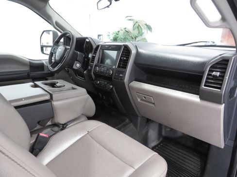 Used 2022 Ford F250 XL w/ Power Equipment Group RWD image 9