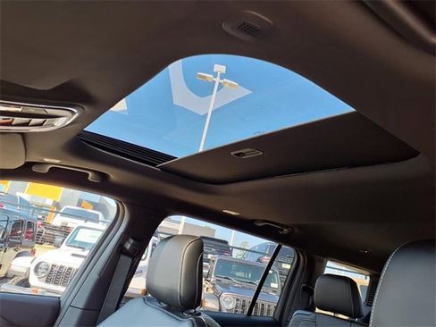 New 2025 Jeep Grand Cherokee L Altitude image 5