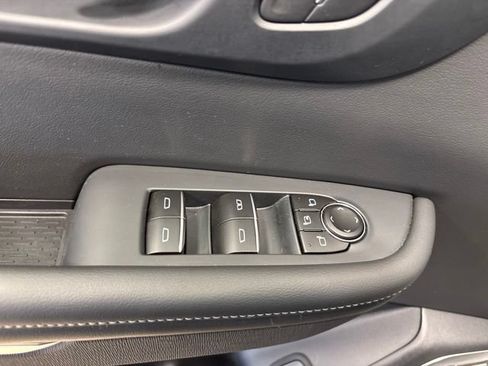 Used 2026 Buick Enclave Sport Touring AWD/4WD image 35