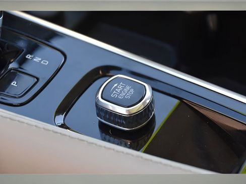 Certified 2023 Volvo XC90 B6 Ultimate w/ Protection Package Premier image 38