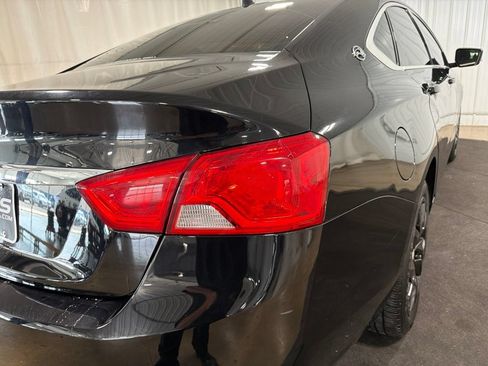 Used 2016 Chevrolet Impala LT FWD image 16