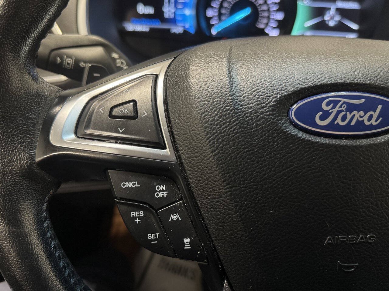 Used 2019 Ford Edge Titanium w/ Equipment Group 301A AWD/4WD image 28