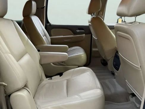 Used 2011 Chevrolet Suburban LTZ image 36