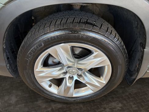 Used 2015 Toyota Highlander Limited AWD/4WD image 38