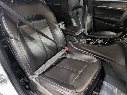 Used 2025 Jeep Grand Cherokee L Limited w/ Black Appearance Package image 27