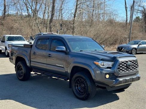 Used 2021 Toyota Tacoma TRD Sport image 3