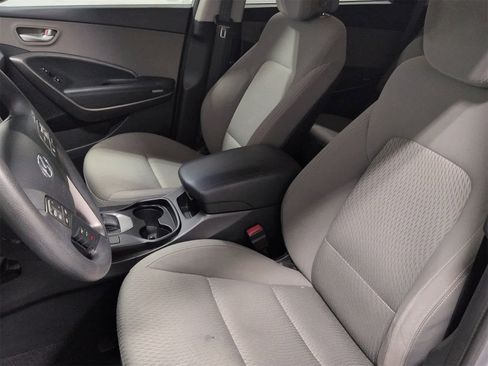 Used 2015 Hyundai Santa Fe GLS image 17