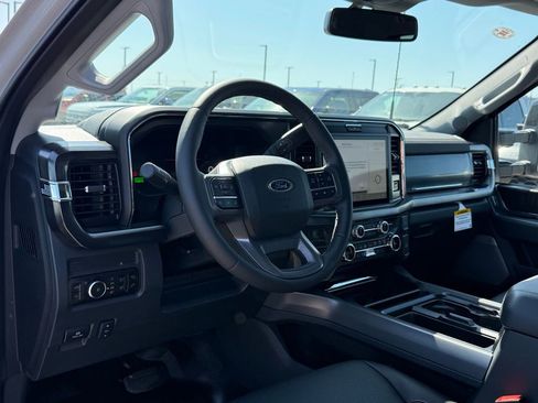 New 2026 Ford F350 4x4 Crew Cab DRW Super Duty image 4