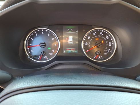 Used 2021 Toyota RAV4 XLE AWD/4WD image 28