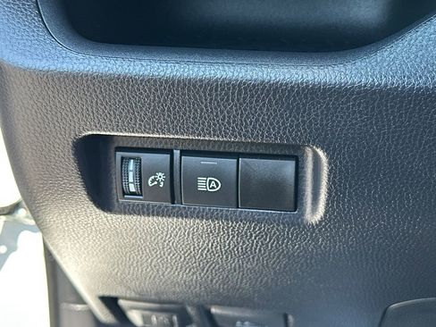 Used 2025 Toyota RAV4 XLE AWD/4WD image 21