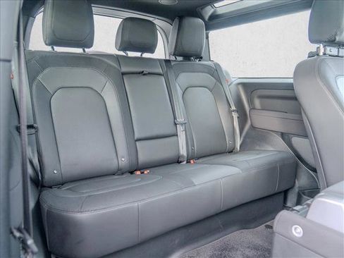 Used 2023 Land Rover Defender 90 X-Dynamic SE image 26