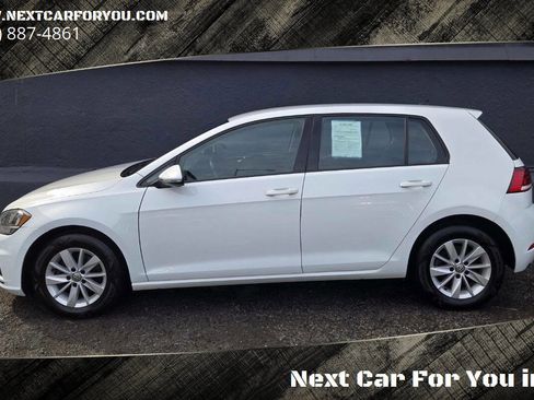 Used 2018 Volkswagen Golf S image 2