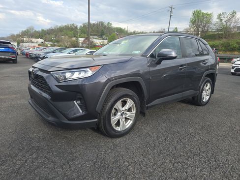 Used 2021 Toyota RAV4 XLE w/ Convenience Package AWD/4WD image 9