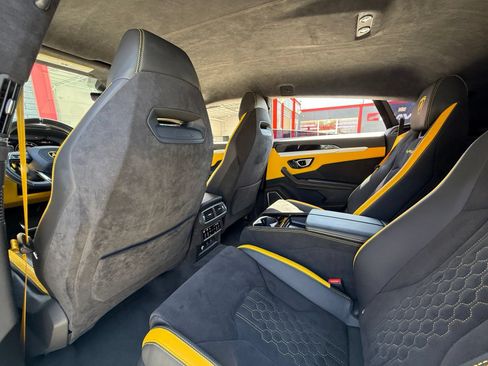 Used 2023 Lamborghini Urus S AWD/4WD image 17