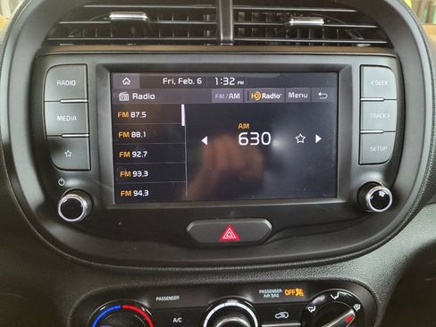 Used 2023 Kia Soul LX w/ LX Technology Package FWD image 25
