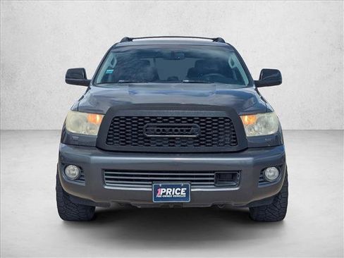 Used 2015 Toyota Sequoia Platinum RWD image 2