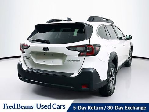 Used 2025 Subaru Outback Premium image 8