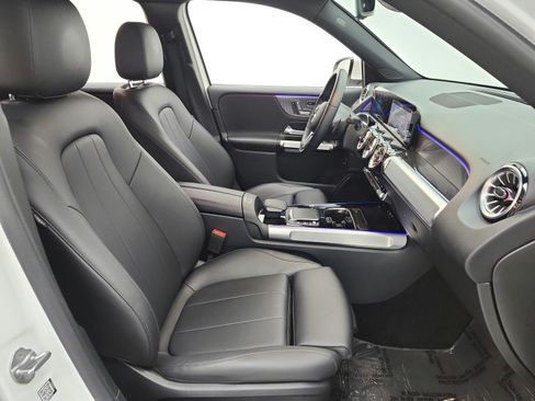 Used 2022 Mercedes-Benz GLB 250 image 18