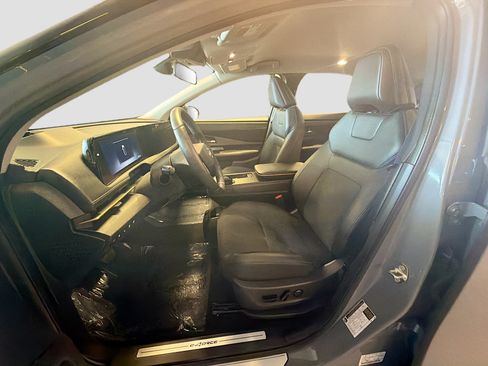 Used 2024 Nissan Ariya AWD image 13