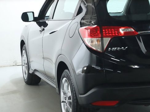 Used 2019 Honda HR-V LX image 39
