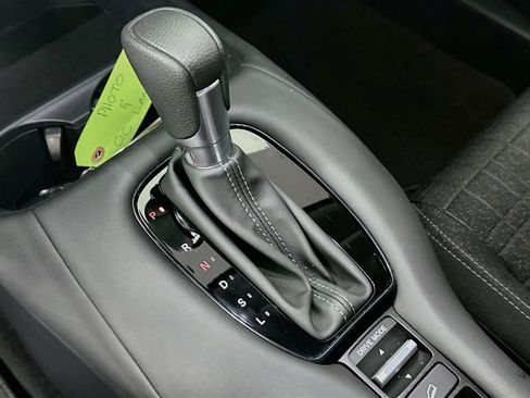 Used 2025 Honda HR-V LX image 21