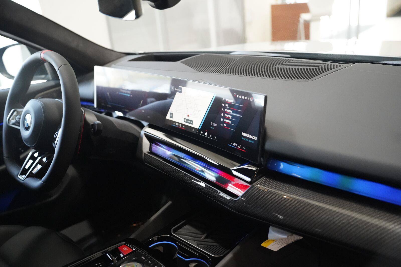 New 2027 BMW M5 Touring AWD/4WD image 24