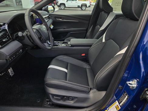 Certified 2026 Toyota Camry SE FWD image 15