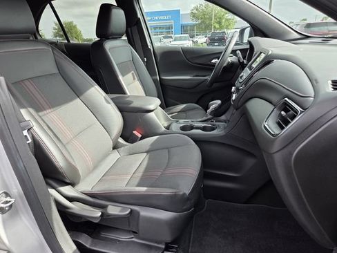 Certified 2022 Chevrolet Equinox RS FWD image 18
