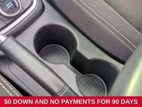 Used 2025 Hyundai Venue SEL FWD image 19