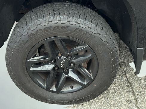 Used 2020 Chevrolet Silverado 1500 LT Trail Boss AWD/4WD image 29