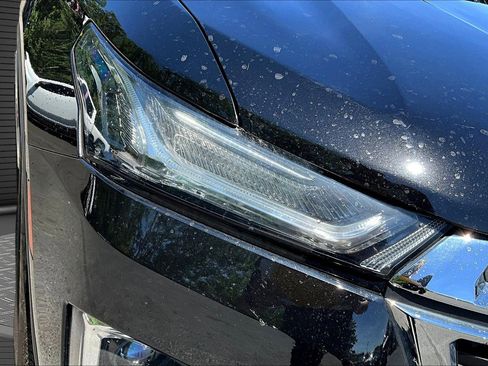 Used 2022 Chevrolet Traverse LT AWD/4WD image 23
