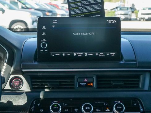 Used 2025 Honda Pilot EX-L image 13