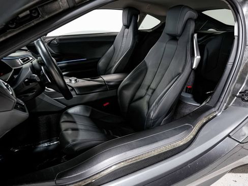 Used 2019 BMW i8 Coupe AWD/4WD image 17