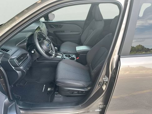 Used 2025 Subaru Forester Premium AWD/4WD image 10