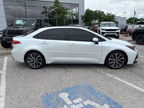 Used 2022 Toyota Corolla SE w/ Carpet Mat Package (TMS) FWD image 31