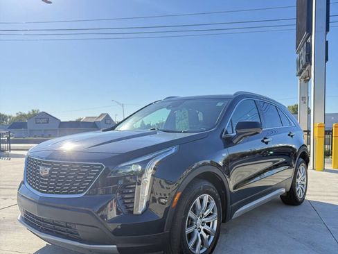 Used 2020 Cadillac XT4 Premium Luxury w/ Cold Weather Package AWD/4WD image 3
