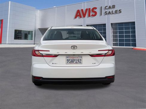 Used 2025 Toyota Camry LE image 7