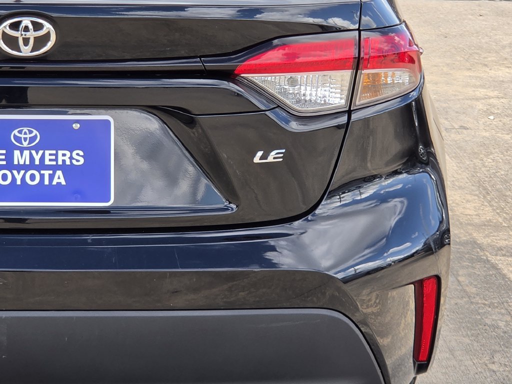 Used 2025 Toyota Corolla LE FWD image 9