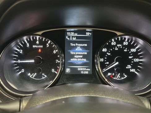 Used 2014 Nissan Rogue SL w/ SL Premium Package image 23