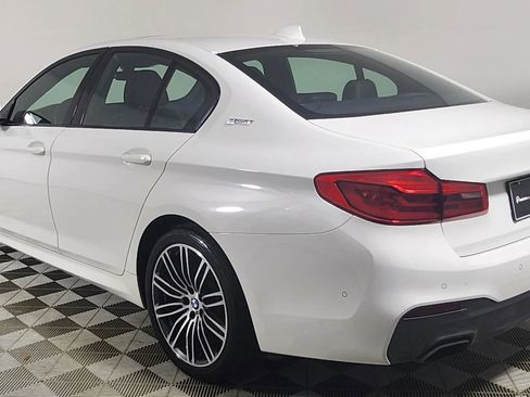 Used 2019 BMW 530e w/ M Sport Package image 5