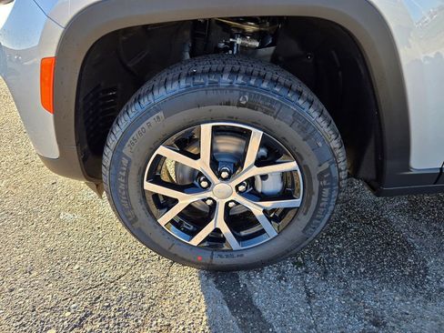 New 2025 Jeep Grand Cherokee Limited image 31