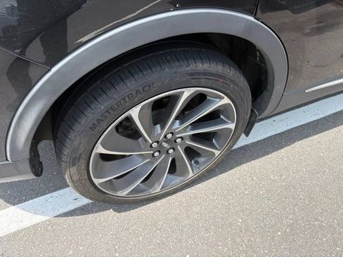 Used 2019 Lincoln Nautilus Reserve AWD/4WD image 7