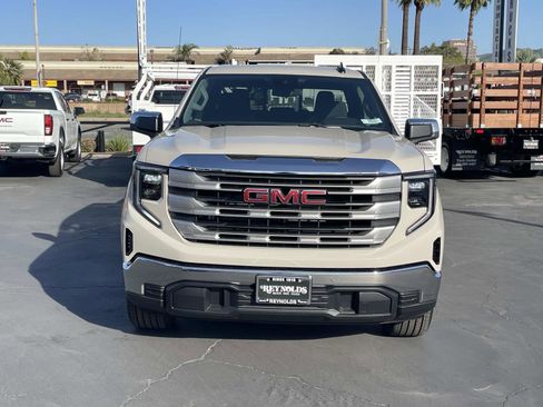 New 2026 GMC Sierra 1500 SLE w/ Preferred Package image 2