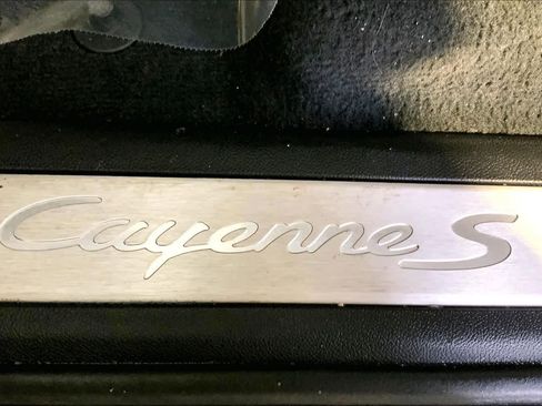 Used 2021 Porsche Cayenne S image 19