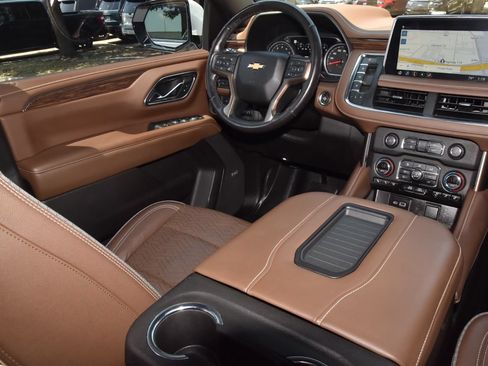 Used 2021 Chevrolet Tahoe High Country w/ Premium Package RWD image 16