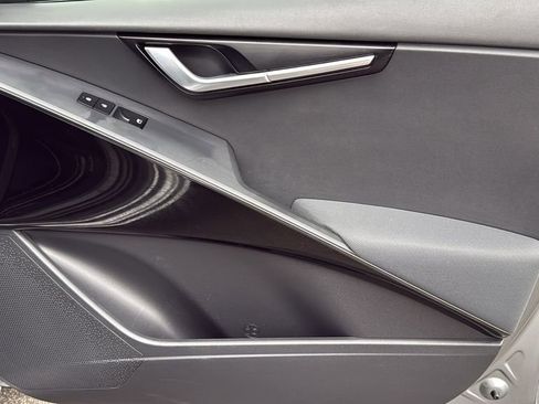 Used 2023 Kia Niro EX image 30